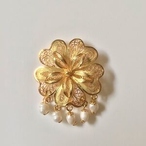 Gold tone filigree and freshwater pearl convertible pendant brooch pin